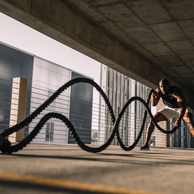 拜仁慕尼黑前锋罗伯特·莱万多夫斯基射门照片